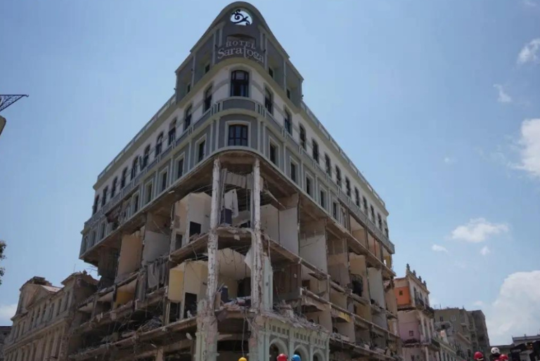 Sube a 44 la cifra de muertos por explosión en el hotel Saratoga en Cuba