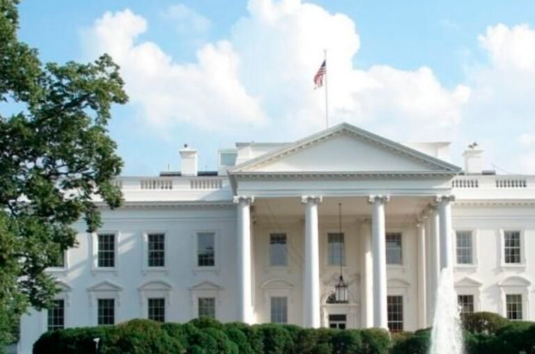 Mueren dos personas que fueron alcanzadas por un rayo en la Casa Blanca